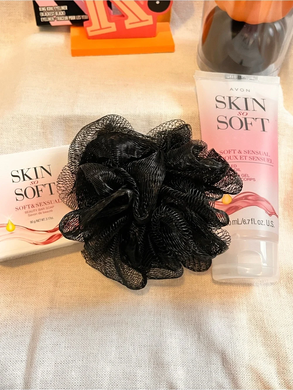 Avon Skin So Soft Pink Halloween Bath Gift Bundle